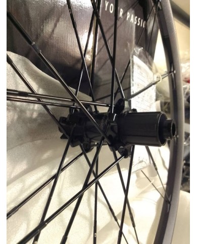 SET RUOTE MTB NUOVE SHIMANO HG IODINE 2 NERO/GRIGIO,29 POLLICI, 15X110 MM/12X148