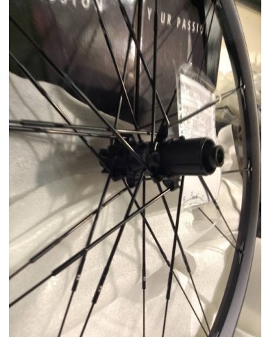 SET RUOTE MTB NUOVE SHIMANO HG IODINE 2 NERO/GRIGIO,29 POLLICI, 15X110 MM/12X148