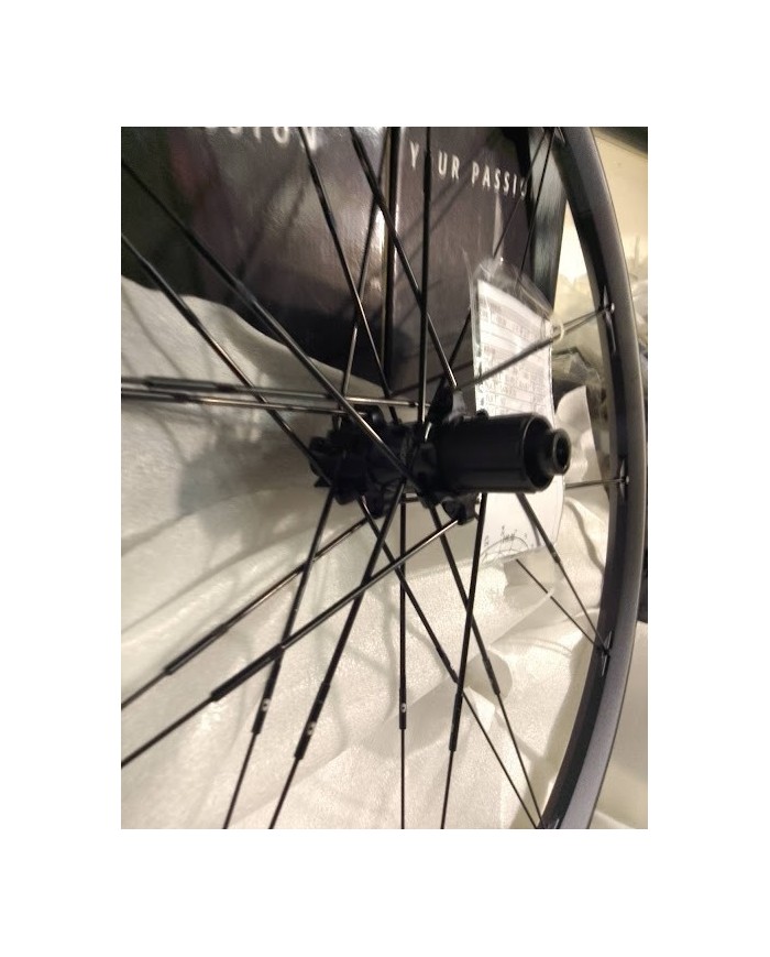 SET RUOTE MTB NUOVE SHIMANO HG IODINE 2 NERO/GRIGIO,29 POLLICI, 15X110 MM/12X148