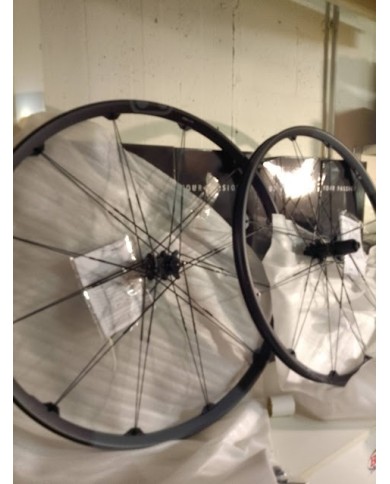 SET RUOTE MTB NUOVE SHIMANO HG IODINE 2 NERO/GRIGIO,29 POLLICI, 15X110 MM/12X148