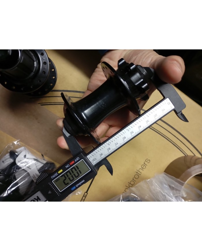 coppia mozzi non boost mtb 15x100 12x142 32 fori formula