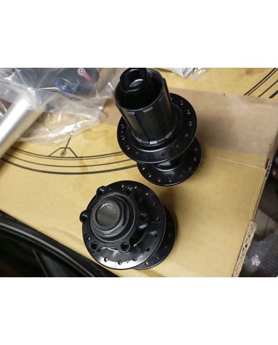 coppia mozzi non boost mtb 15x100 12x142 32 fori formula