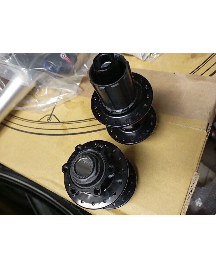 coppia mozzi non boost mtb 15x100 12x142 32 fori formula