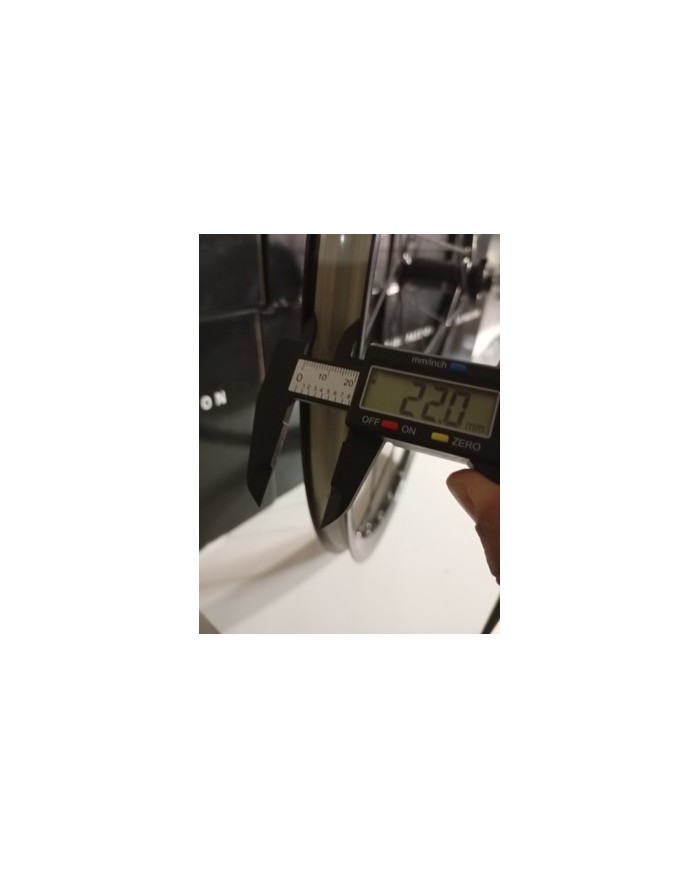 Ruota anteriore MTB 29 boost 15x110 canale interno 22mm già tubeless adatta a...