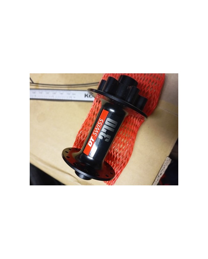 Mozzo Anteriore MTB Boost 15x110 A 28 Fori Dt Swiss 370