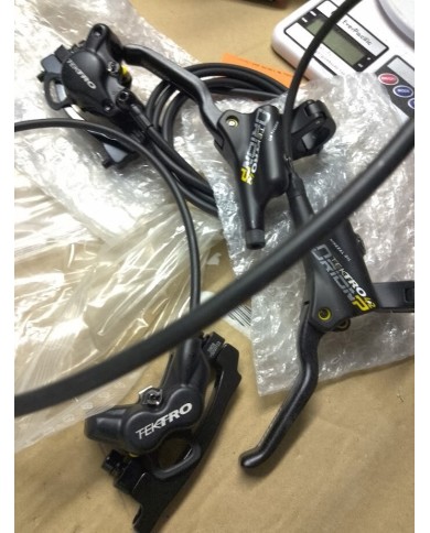 coppia freni mtb tektro orion a 4 pistoncini anter e 2 pistoncini posteriore