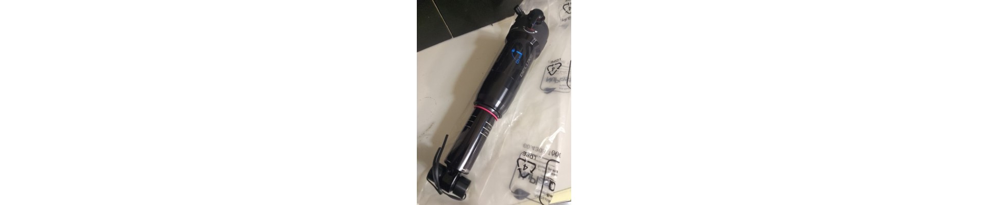 ammortizzatore mtb nuovo rockshox 205x62,5 deluxe select+ trunnion