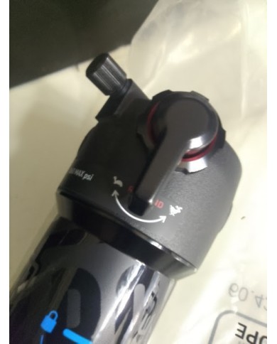 ammortizzatore mtb nuovo rockshox 205x62,5 deluxe select+ trunnion