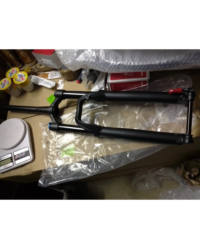 forcella mtb nuova fox 34 27,5 boost 15x110 escurs 140mm nuova opaca senza adesi