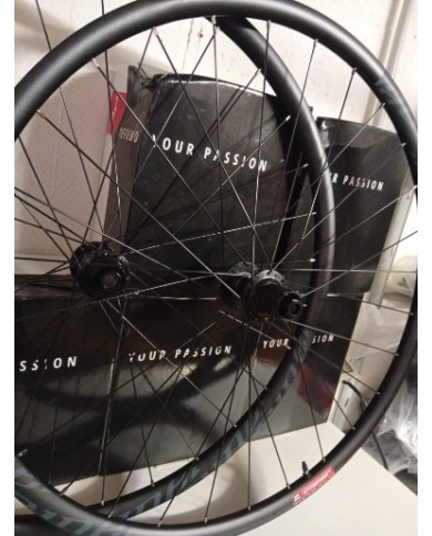 Coppia ruote Gravel niner 700c cx 12x100 12x142