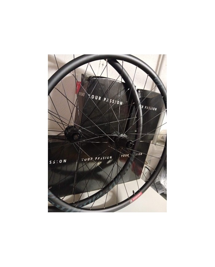 Coppia ruote Gravel niner 700c cx 12x100 12x142