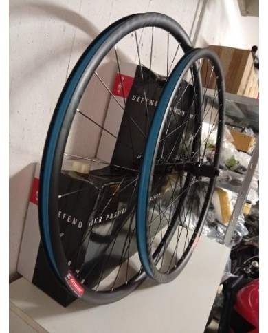 Coppia ruote Gravel niner 700c cx 12x100 12x142